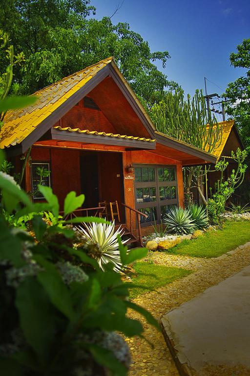 Areeya Phuree Resort Thaton Mae Ai Exterior foto