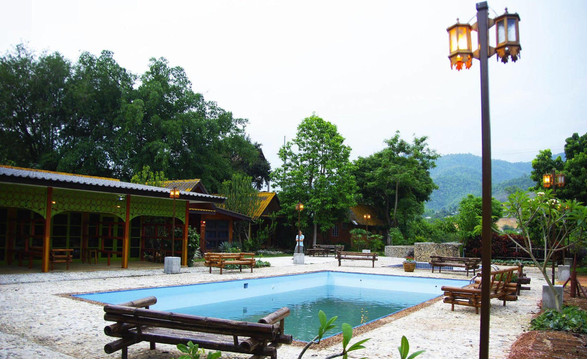 Areeya Phuree Resort Thaton Mae Ai Exterior foto